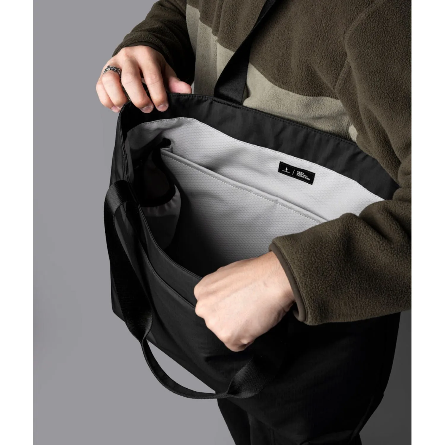 ALPAKA Elements Tote Bag (L) Axoflux 210D (Black/Grey)