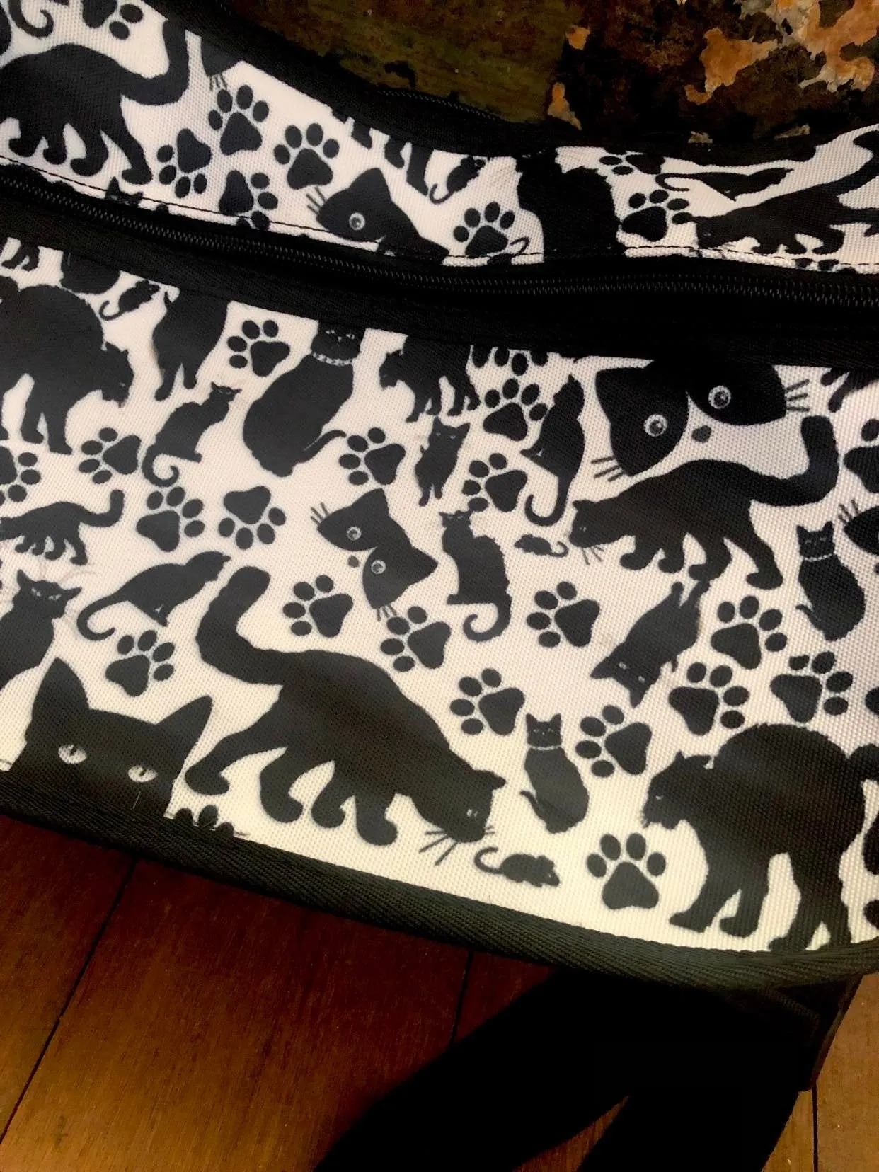 Black Cat - Crossbody Handbag