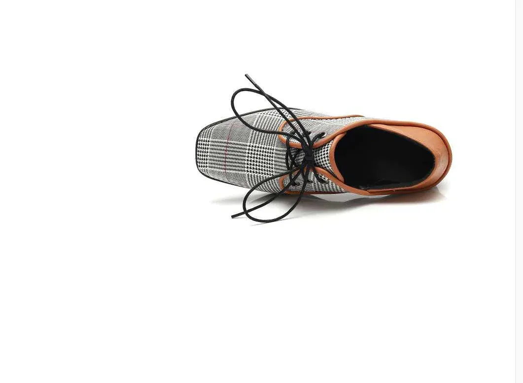 Feature-rich Chunk Vibrant Oxford