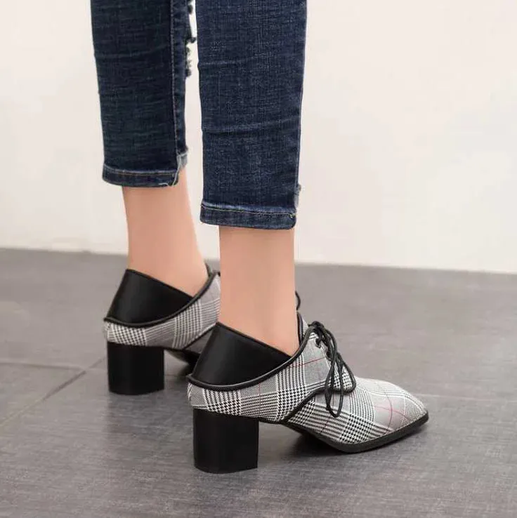 Feature-rich Chunk Vibrant Oxford