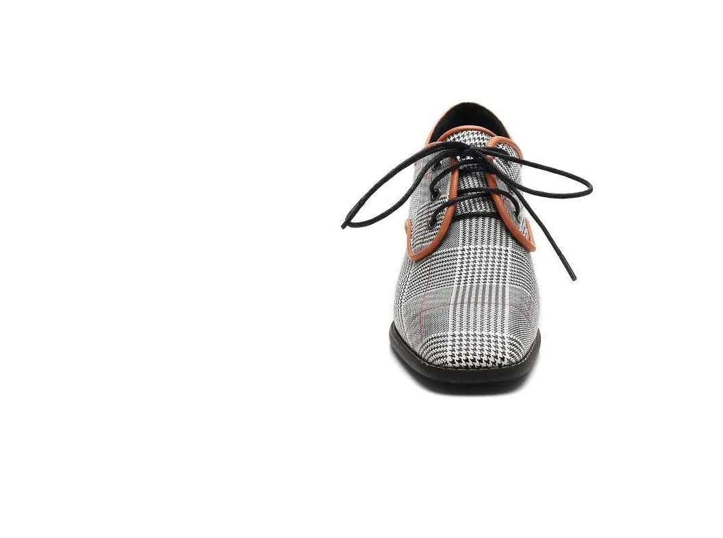Feature-rich Chunk Vibrant Oxford