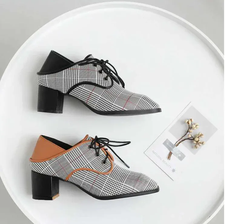 Feature-rich Chunk Vibrant Oxford