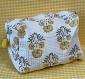 Homewares - Medium Quilted Zippered Bags