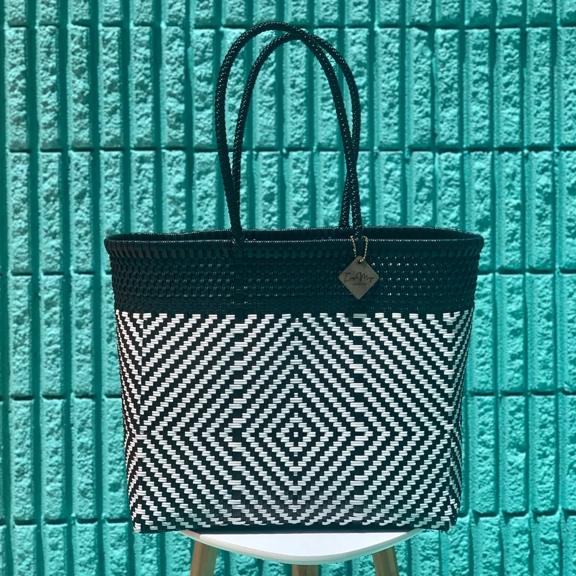 Large Tote - B   W