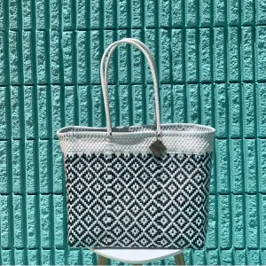 Large Tote - B   W