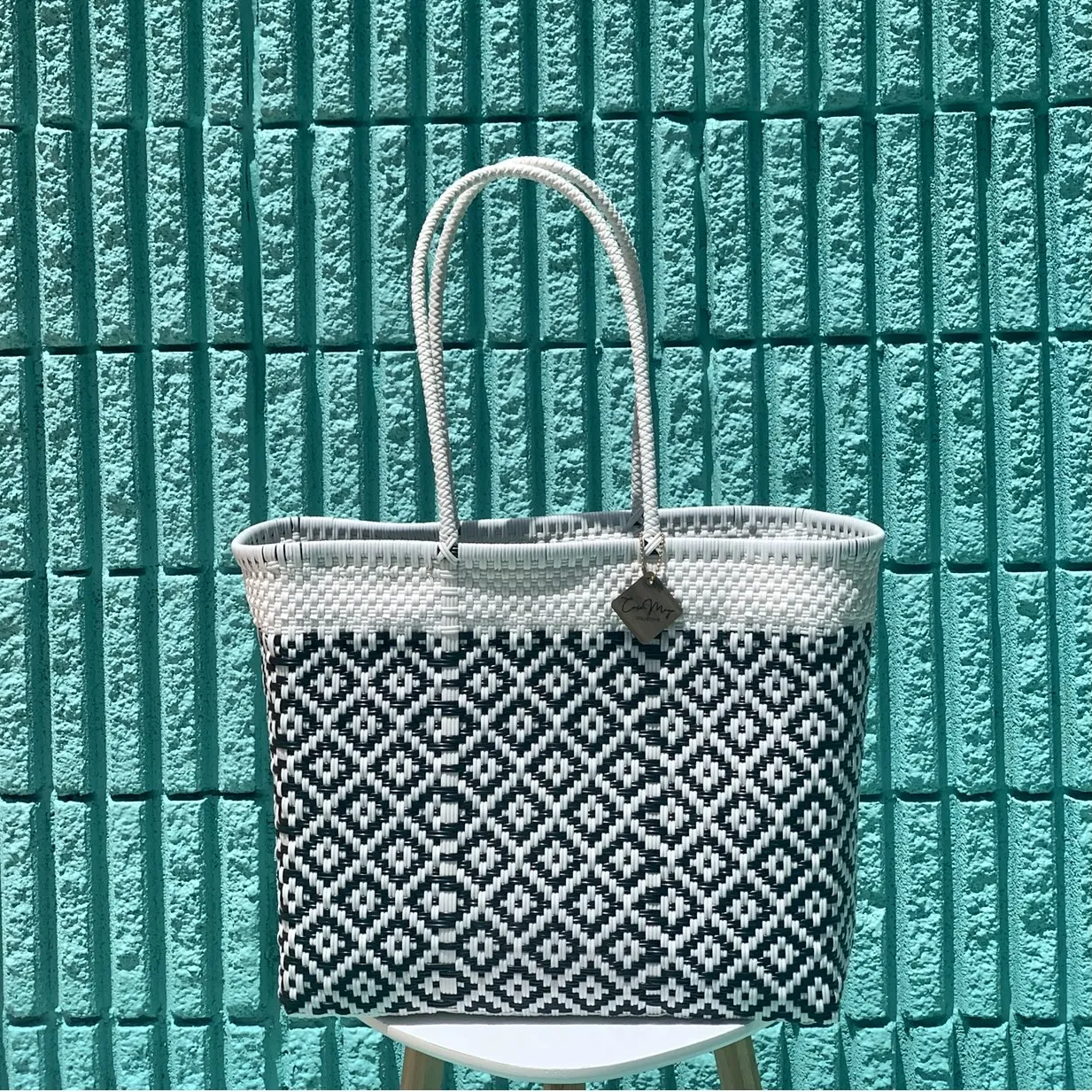 Large Tote - B   W