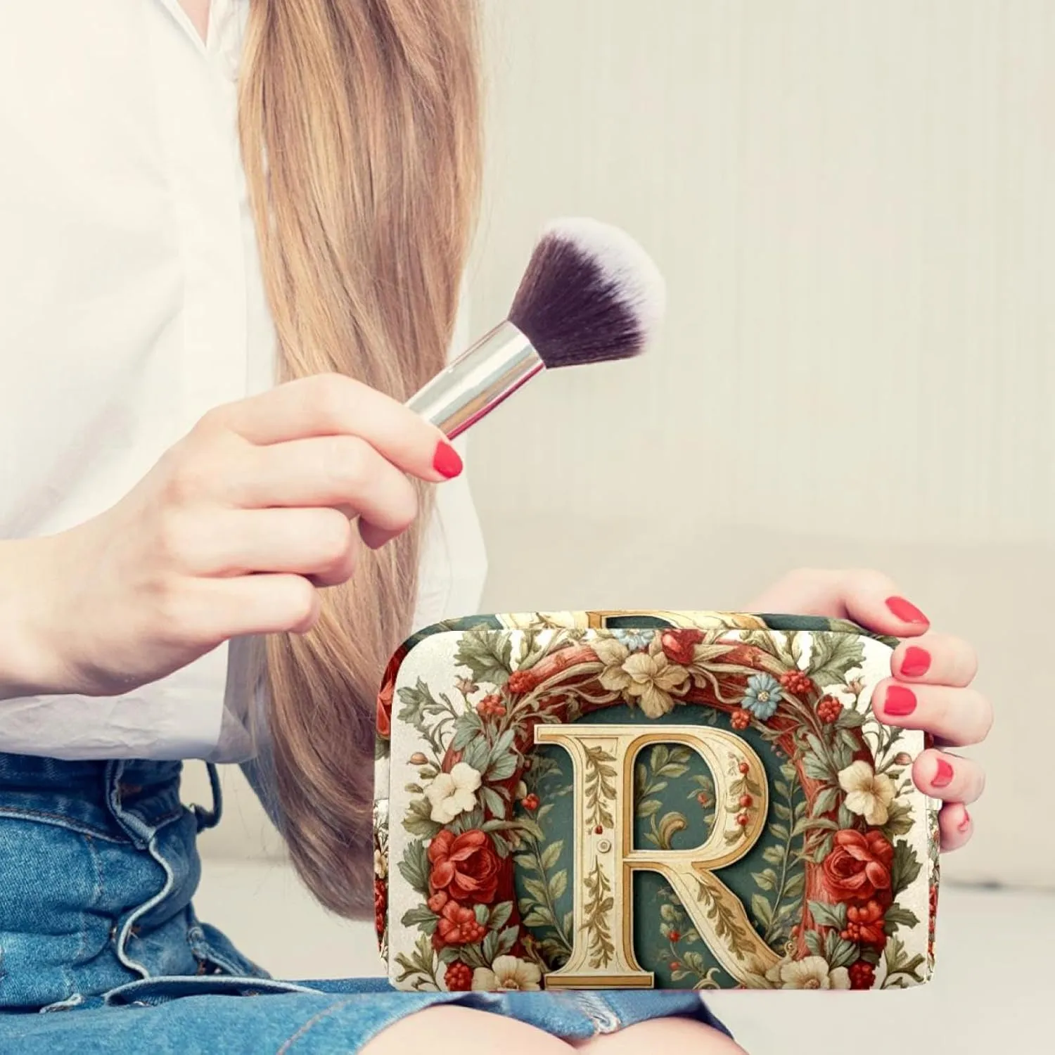 Letter R Surrounded by Wreath Retro Pattern Cosmetic Makeup Bags, Small Travel Zipper Pouch Portable Toiletry Bag Makeup rganizer for Women Teen Girls