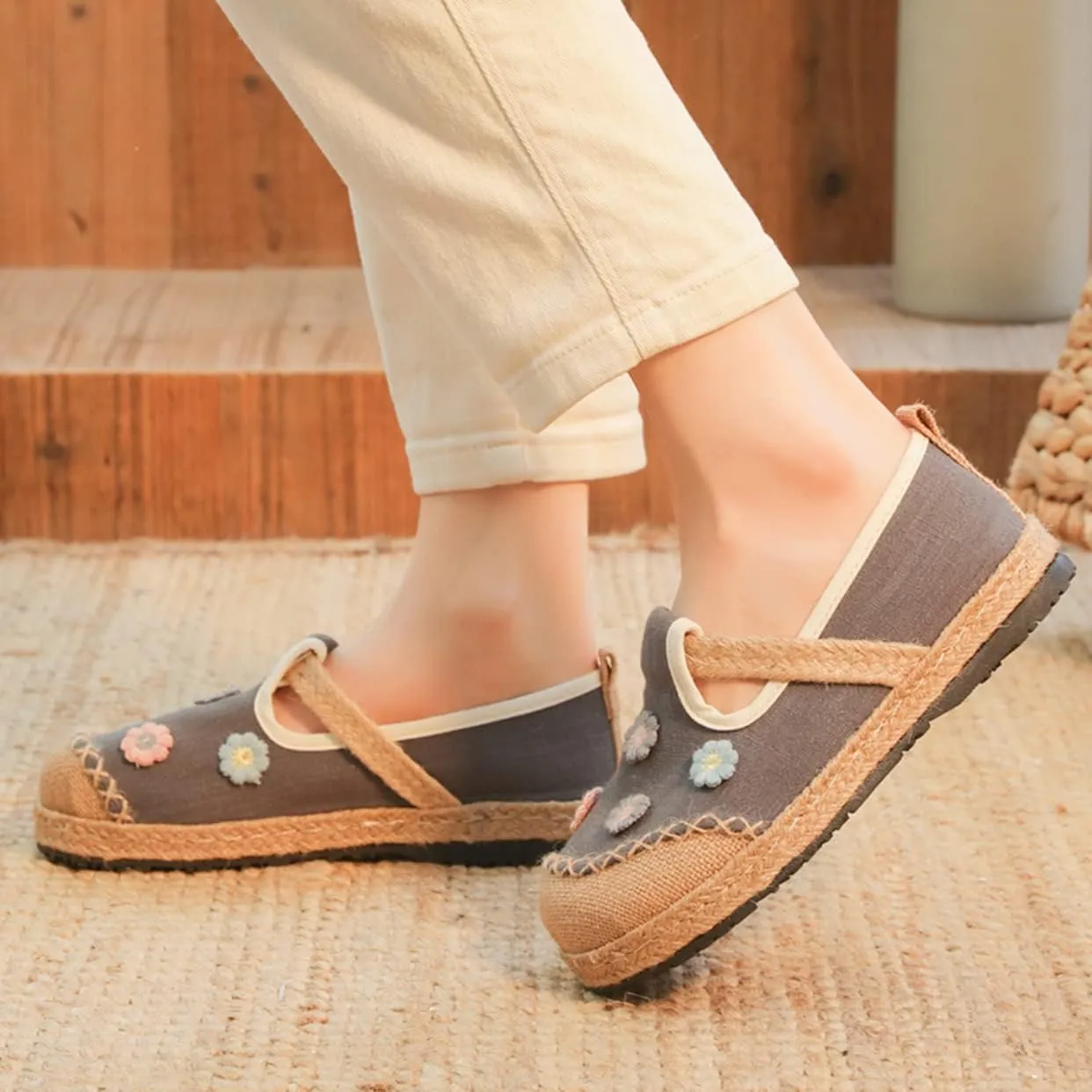 Micoklinlin Loafers for Women Espadrille Slip on Flat House Shoes Floral Embroidered Shoes Cotton Linen Sneakers Hiking Shoes
