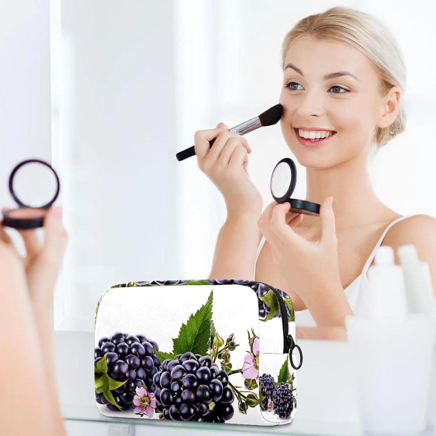 Mulberry Fruit Small Makeup Bags for Women Teen Girls, Makeup Storage Bag with Zipper Accessories Organizer Bag for Travelling