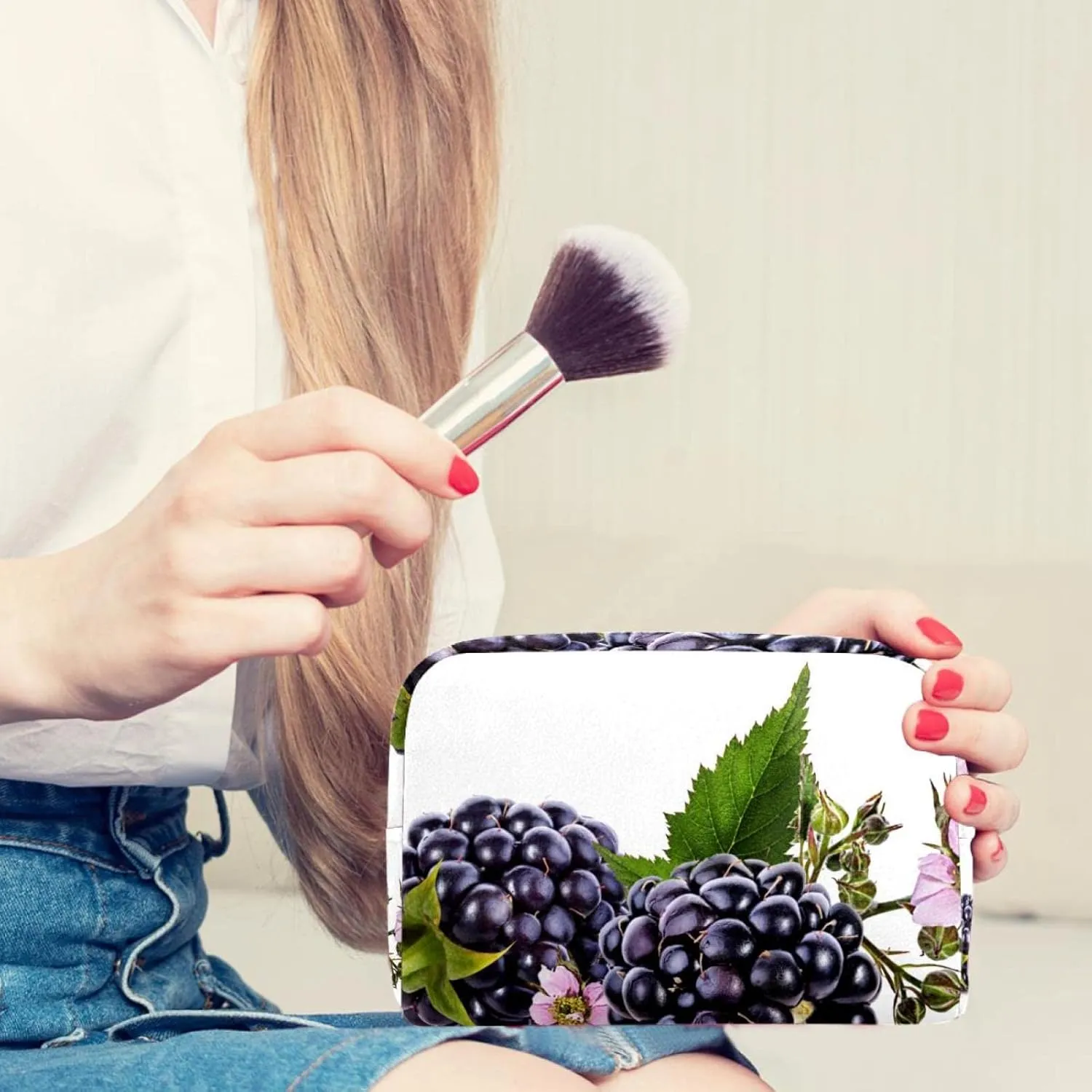 Mulberry Fruit Small Makeup Bags for Women Teen Girls, Makeup Storage Bag with Zipper Accessories Organizer Bag for Travelling