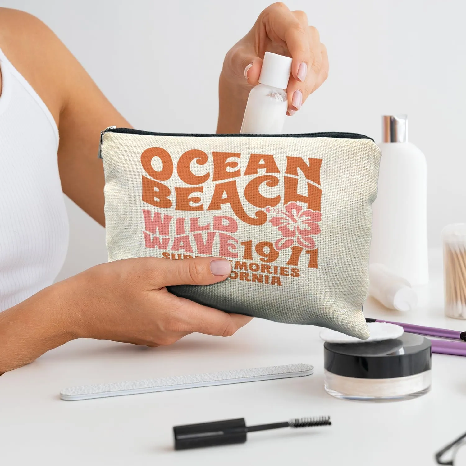 Ocean Beach Makeup Bag, Beach Gifts for Women, Beach Vacation Gifts, California Surf Cosmetic Bags for Women, Surfing Gifts for Women, Beach Lover Gifts, Ocean Themed Gifts