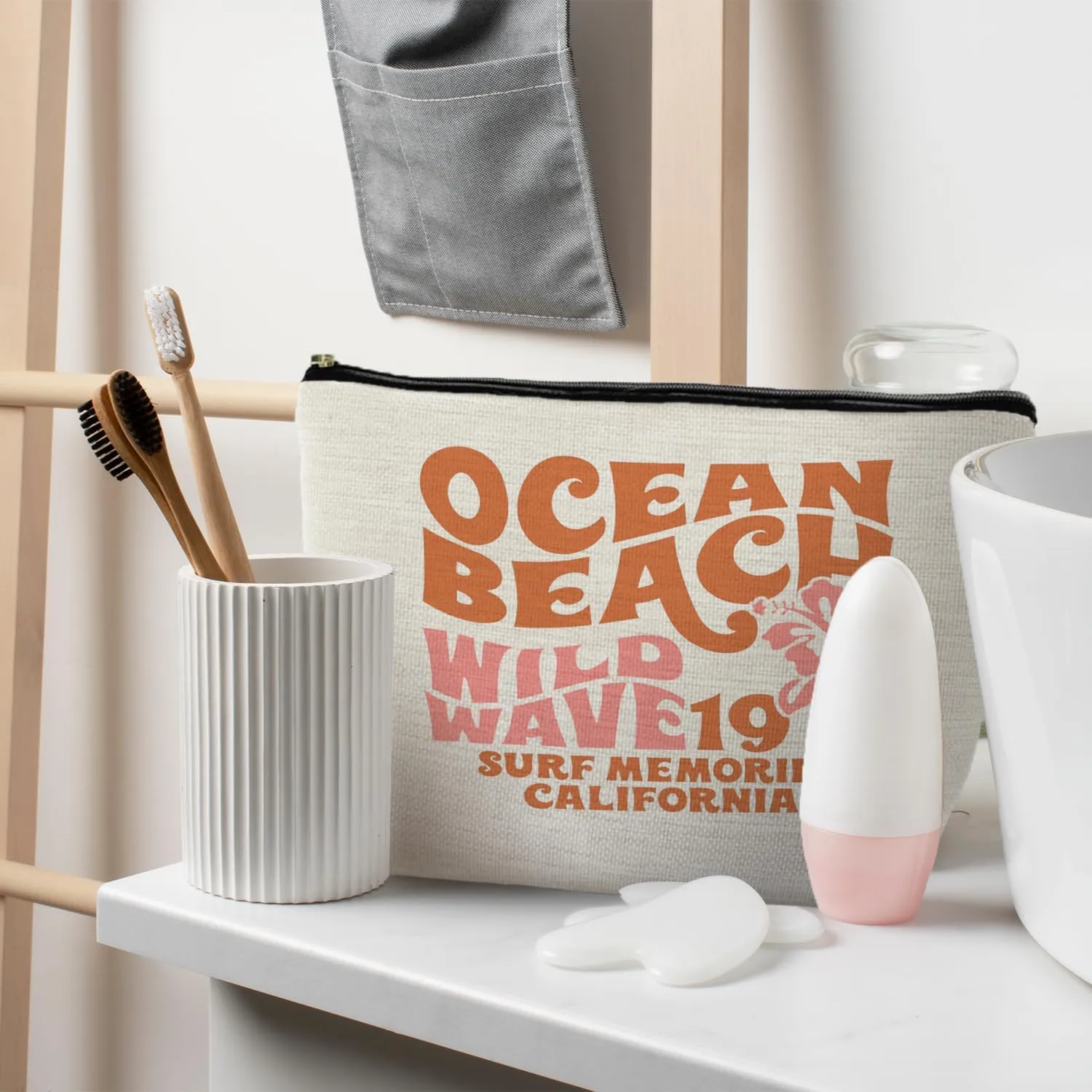 Ocean Beach Makeup Bag, Beach Gifts for Women, Beach Vacation Gifts, California Surf Cosmetic Bags for Women, Surfing Gifts for Women, Beach Lover Gifts, Ocean Themed Gifts