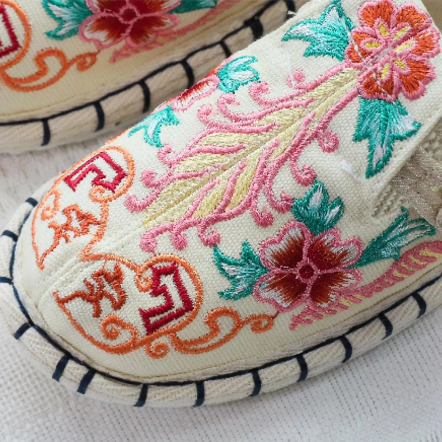 Retro Women's Handmade Linen Shoes, Fashion Soft Flat Heel Casual Footwear, Traditional Breathable Flat Shoes,8.5,White