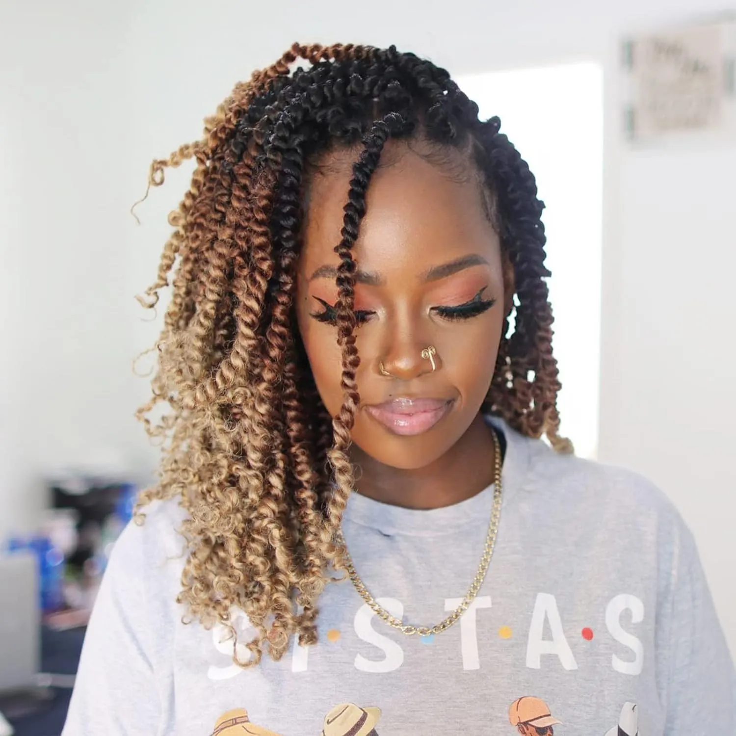 ToyoTress Tiana Passion Twist Hair - 10 Inch 8 Packs Pre-twisted Crochet Braids Ombre Brown Blonde, Short Bob Pre-looped Synthetic Braiding Hair Extensions (10 Inch, OT30/27-8P)