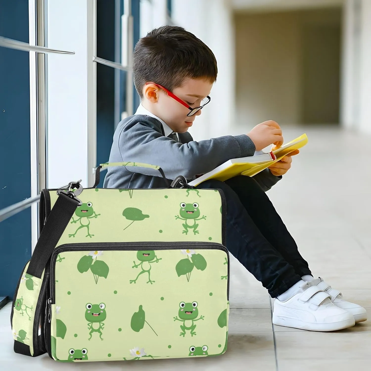 VKPSCHJ Zippered Binder Bag with Multi-Pocket,Waterproof 1.5 Inch 3 Ring Binder,Funny Green Flat Frogs Expanding File Folder with Shoulder Strap and Handle File Organizer for Office Travel