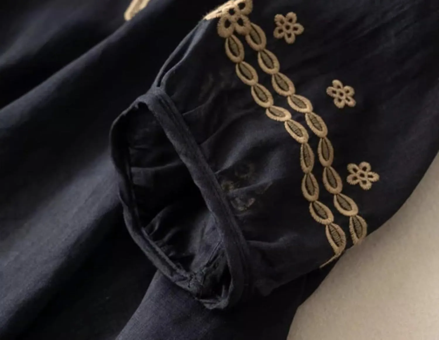 Women Cotton Linen Shirts Crew Neck Short Half Sleeve Floral Embroidered Casual Loose Tunic Tee Shirts Tops Blouse