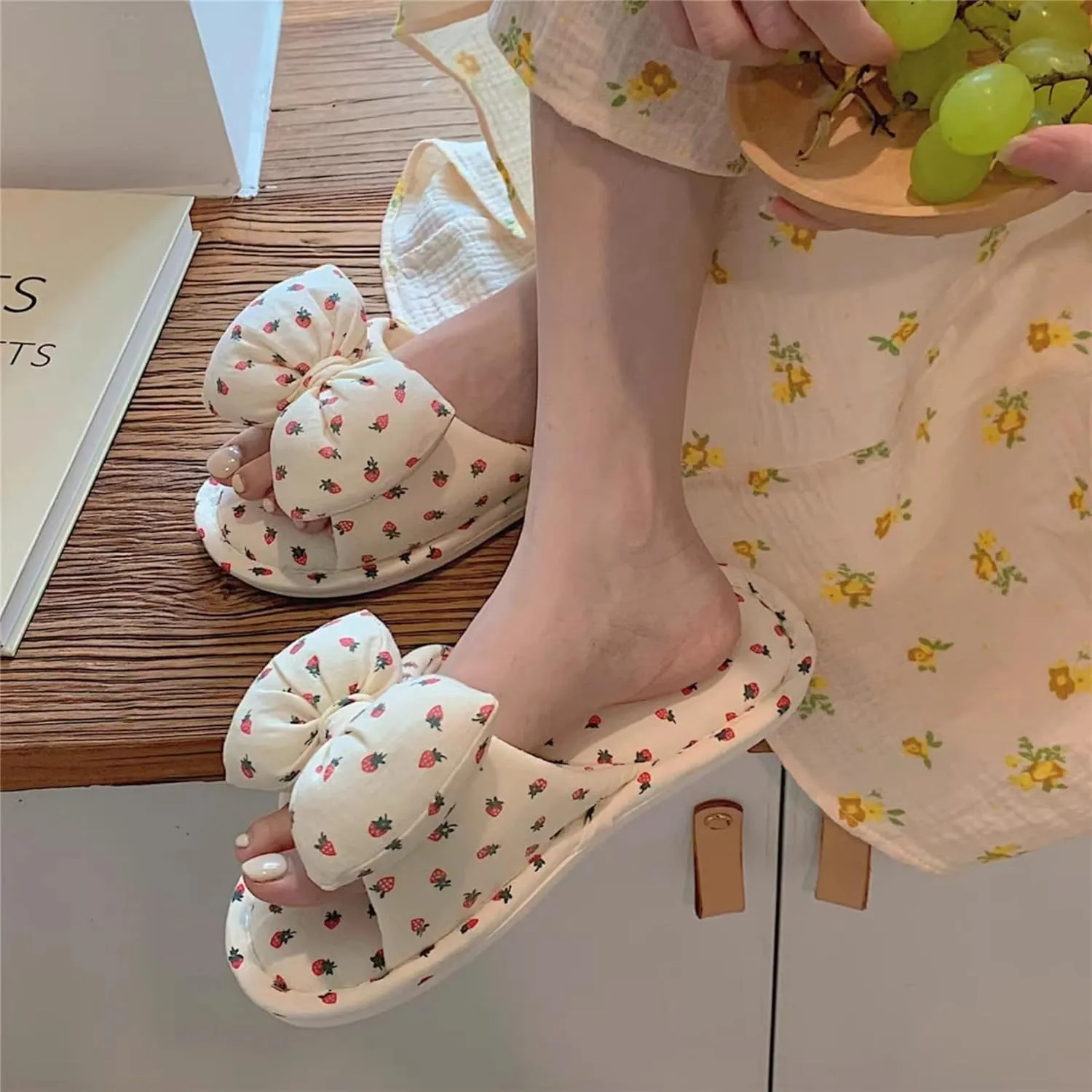 Women's Cute Polka Dot Bow Cotton Linen Indoor Summer Slippers Breathable House Slip-ons